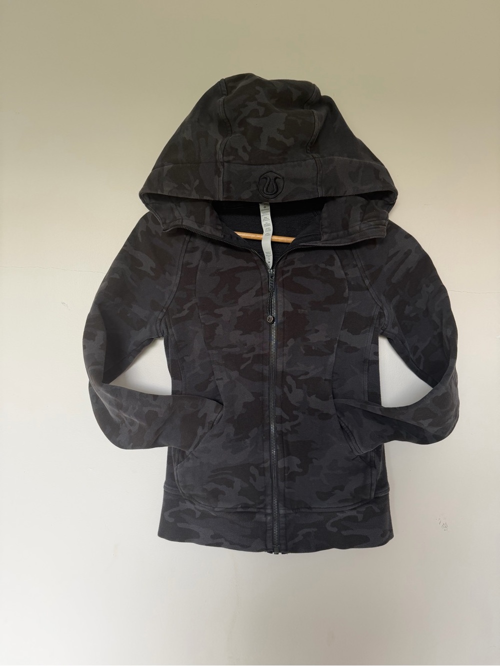 Lululemon  black Camo Scuba Hoodie. Size 2